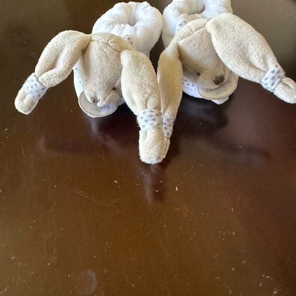 Infant Cream and White Plush Bear Slippers - Picture 7 of 8